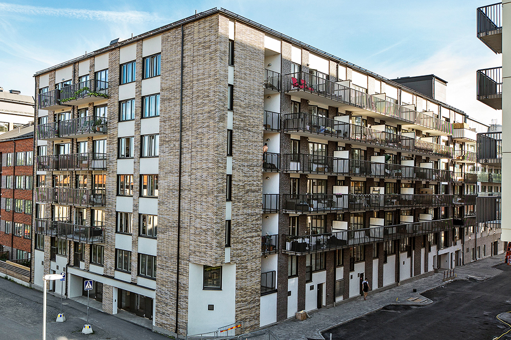 Exteriör från kvarteret Brandstegen, tegelfasad. Foto: Håkan Lindgren