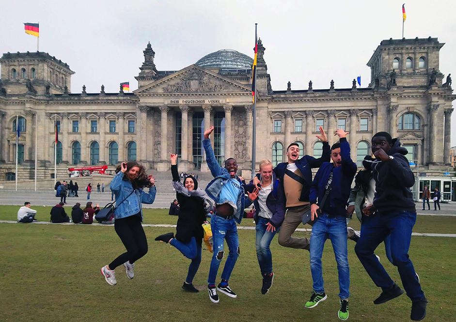 Elever från Sjödalsgymnasiet på studieresa i Berlin.