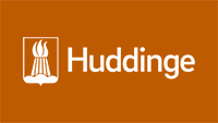 Vit Huddinge-logotyp på orange bakgrund.